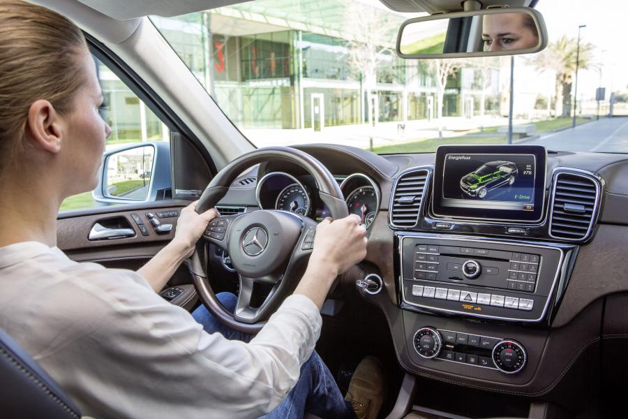  Mercedes-Benz GLE500e 4Matic AMG Line 2015 года  (фото 22 из 29)